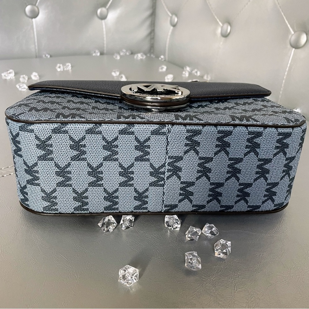 💎💙NWT MICHEAL Micheal KORS💙💎 - Picture 4 of 9
